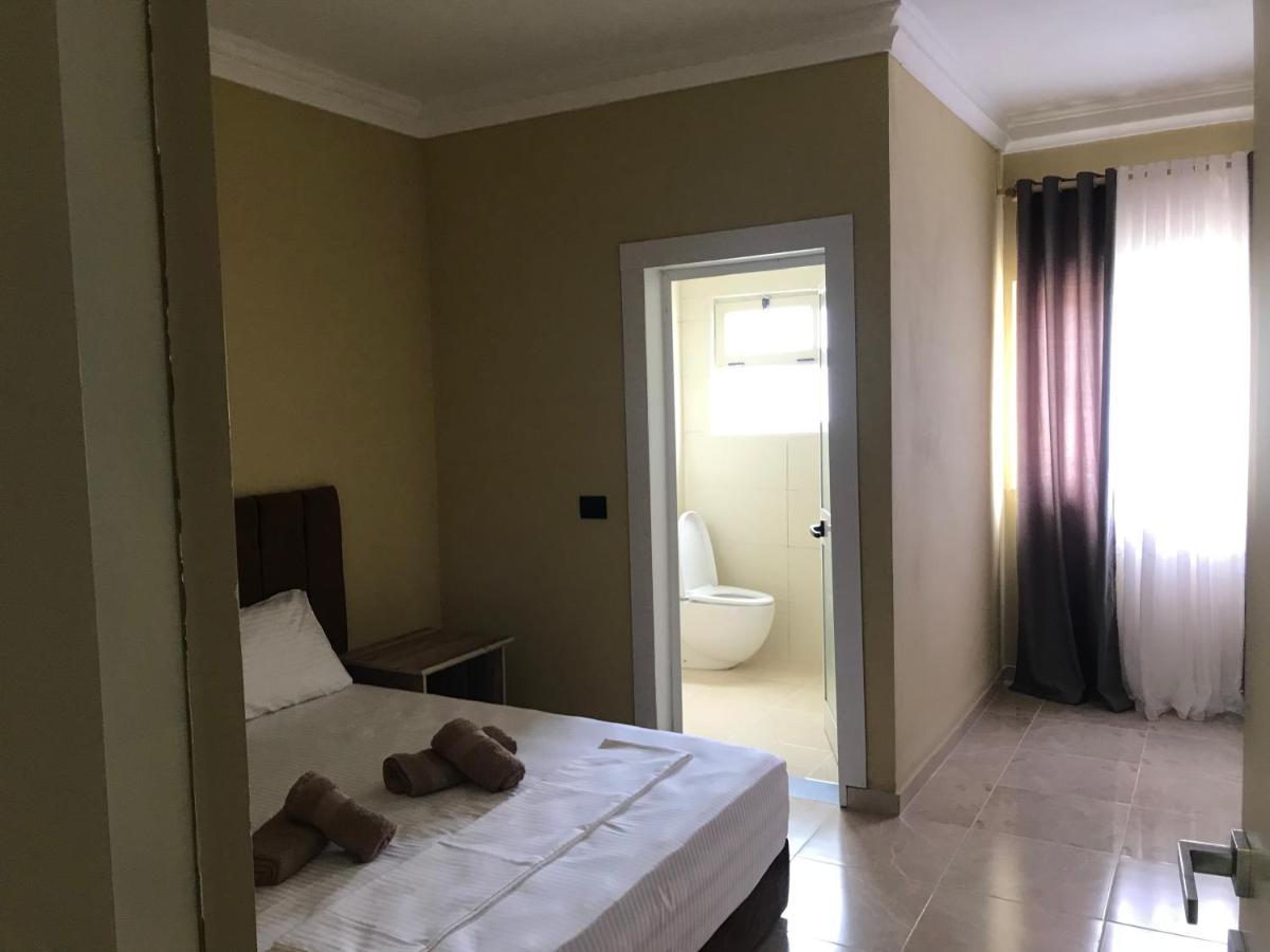 Te Bujtina Hotel- Cozy Stay With Traditional Breakfast Near Beach غوليم المظهر الخارجي الصورة