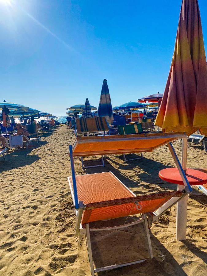 Te Bujtina Hotel- Cozy Stay With Traditional Breakfast Near Beach غوليم المظهر الخارجي الصورة