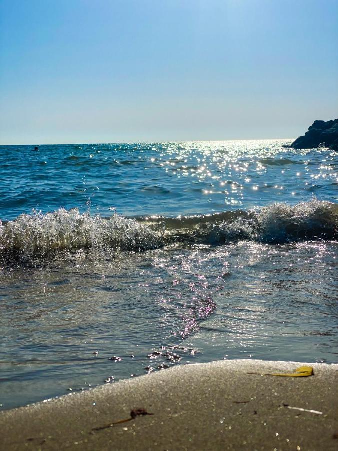 Te Bujtina Hotel- Cozy Stay With Traditional Breakfast Near Beach غوليم المظهر الخارجي الصورة