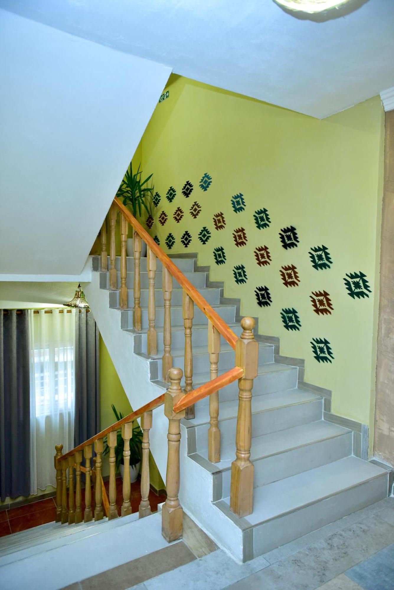 Te Bujtina Hotel- Cozy Stay With Traditional Breakfast Near Beach غوليم المظهر الخارجي الصورة