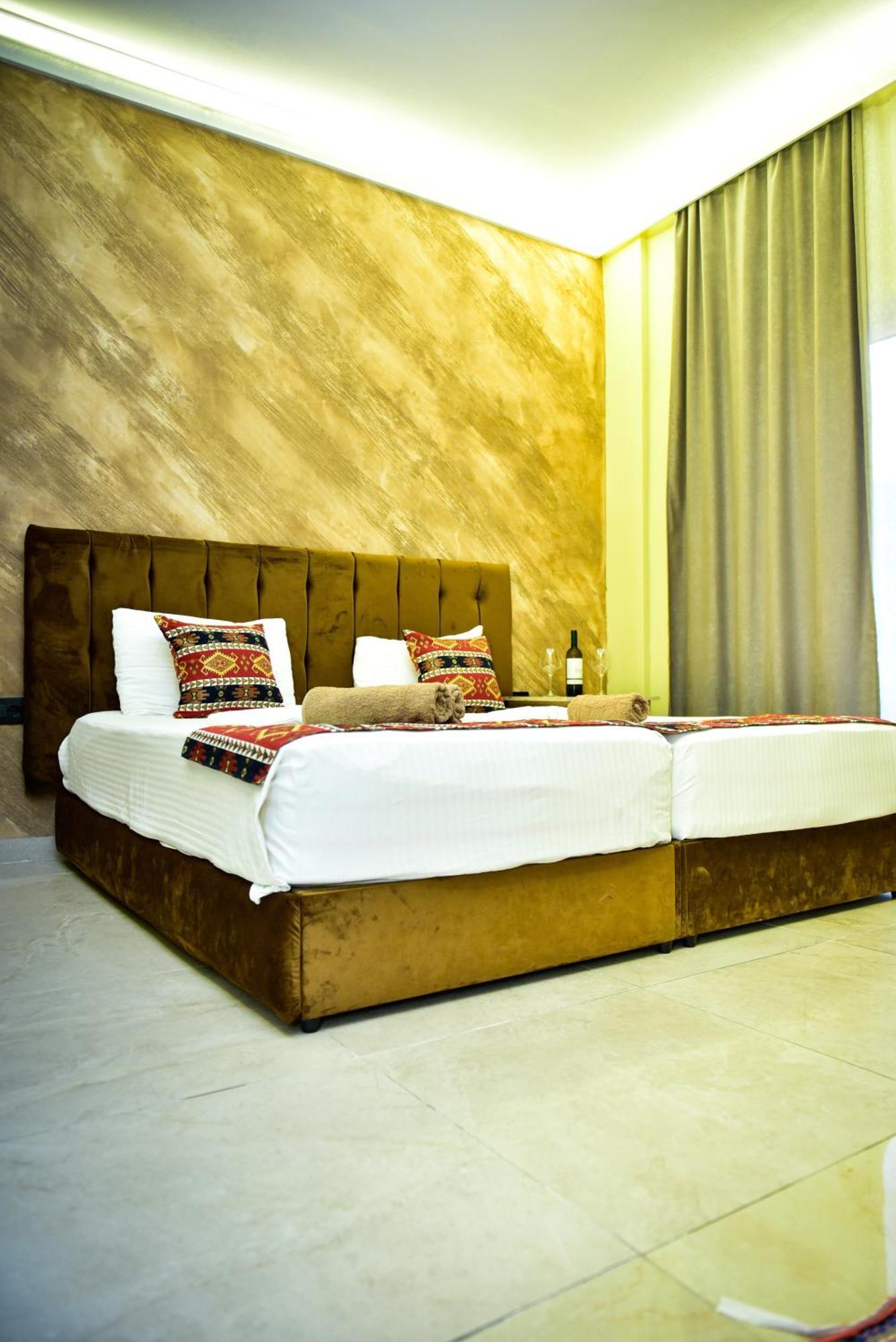 Te Bujtina Hotel- Cozy Stay With Traditional Breakfast Near Beach غوليم المظهر الخارجي الصورة