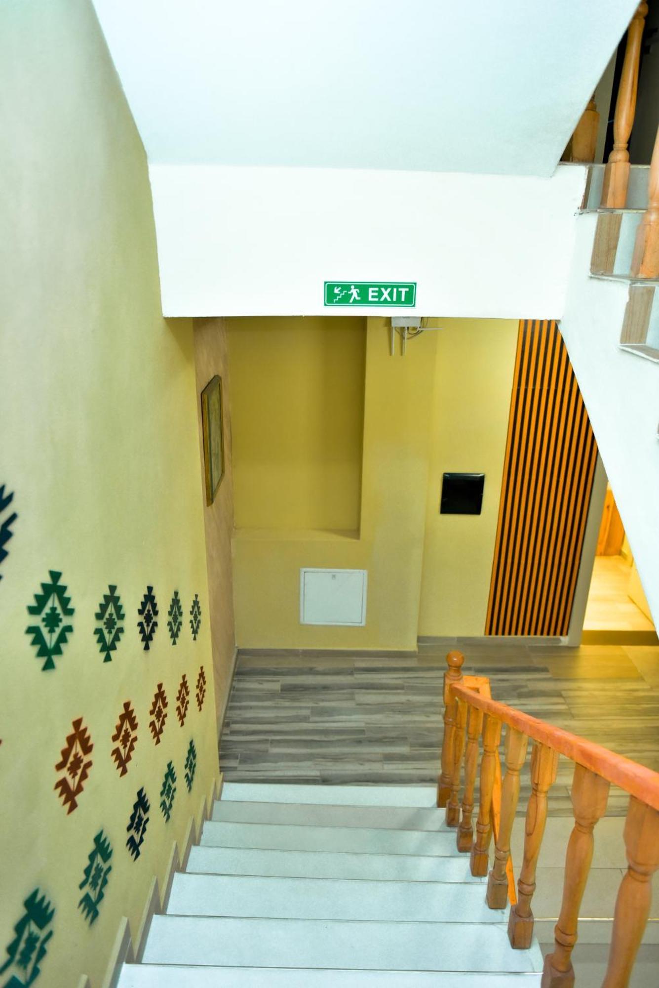 Te Bujtina Hotel- Cozy Stay With Traditional Breakfast Near Beach غوليم المظهر الخارجي الصورة