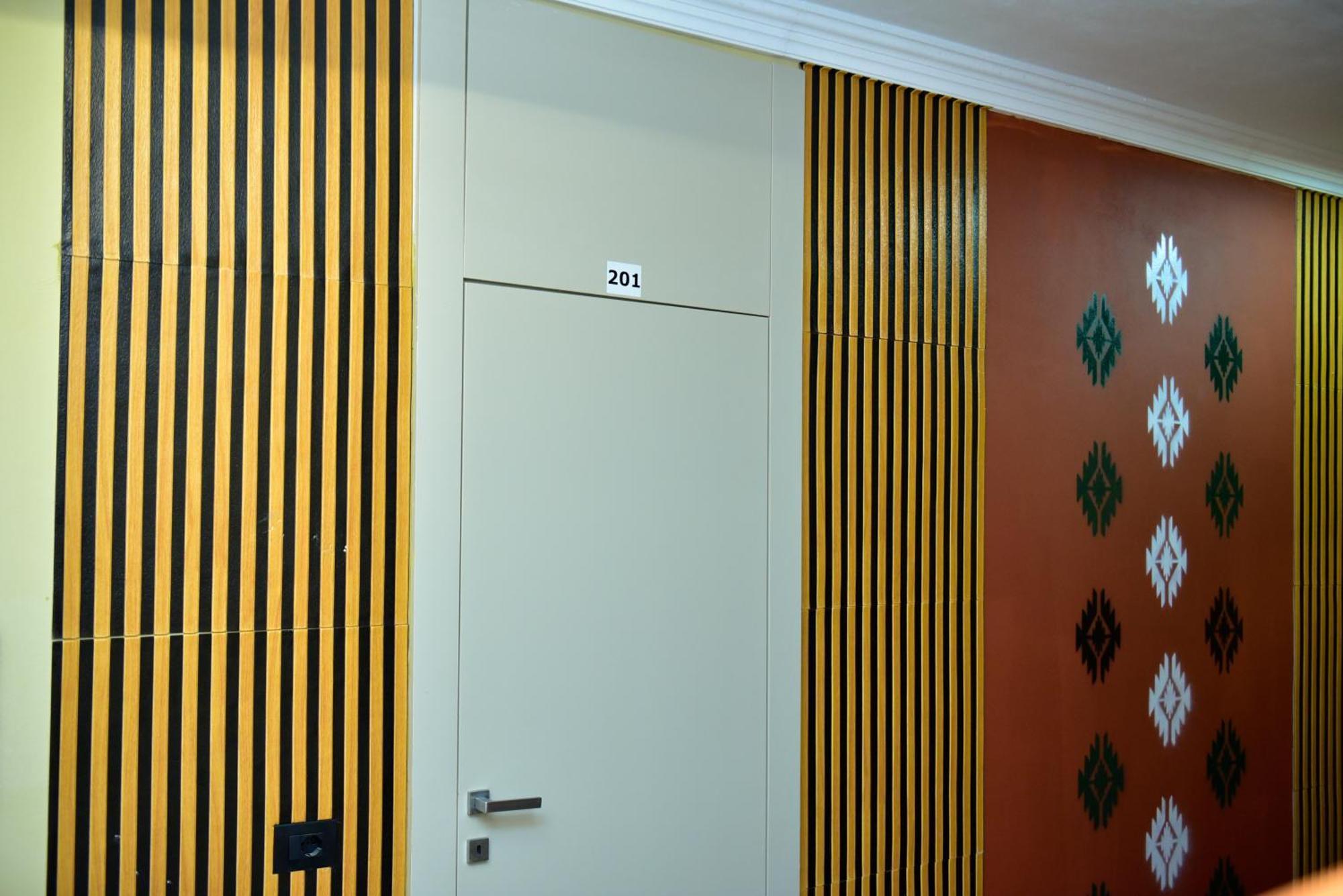 Te Bujtina Hotel- Cozy Stay With Traditional Breakfast Near Beach غوليم المظهر الخارجي الصورة