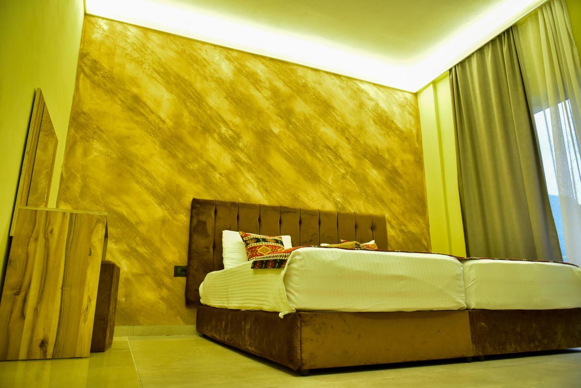 Te Bujtina Hotel- Cozy Stay With Traditional Breakfast Near Beach غوليم المظهر الخارجي الصورة