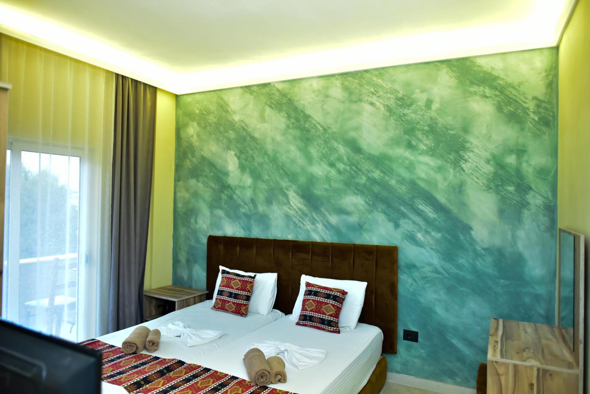 Te Bujtina Hotel- Cozy Stay With Traditional Breakfast Near Beach غوليم المظهر الخارجي الصورة